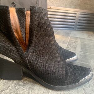 Jeffrey Campbell (free people) Black Ankle Boots with Silver tips & Heels